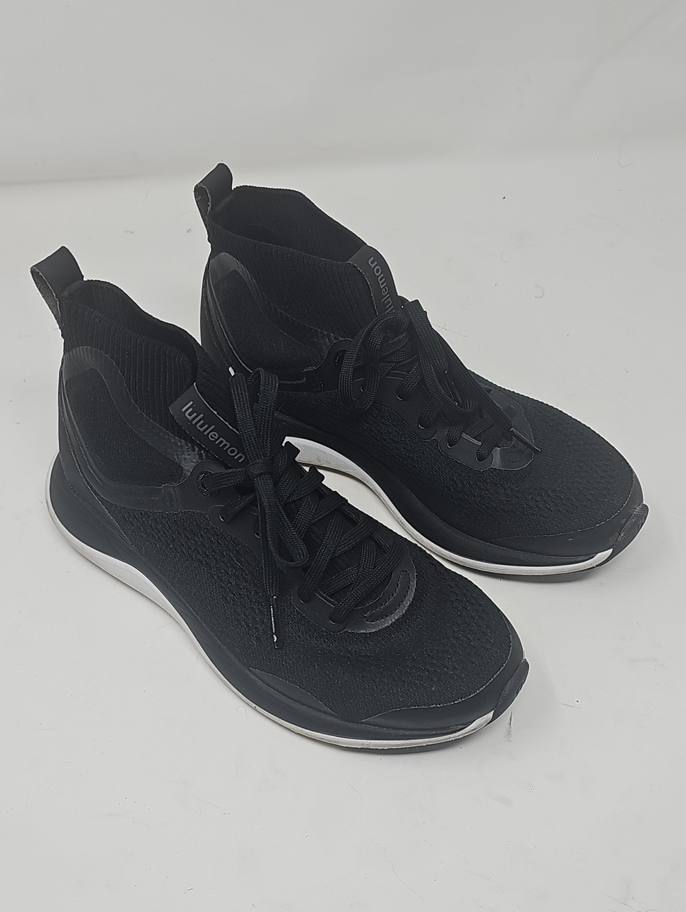 Lululemon Black Chargefeel Workout Mid Sneakers | Women’s US6